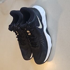Nike fly by mid basketball shoes